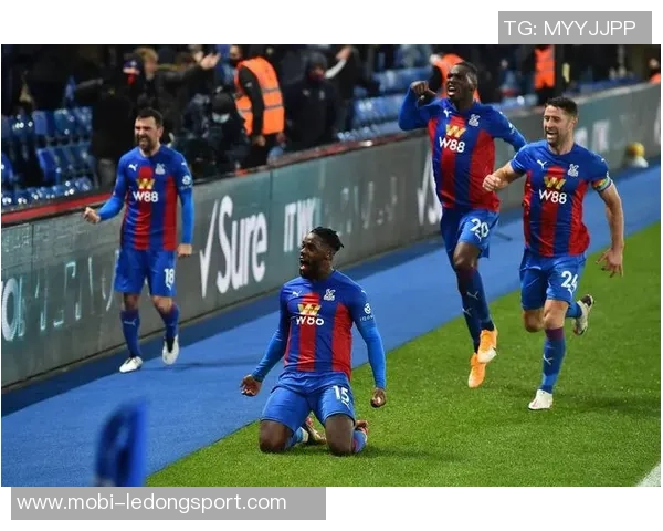 罗马诺透露布伦南或冬窗离队热刺面临水晶宫与伯恩茅斯询问